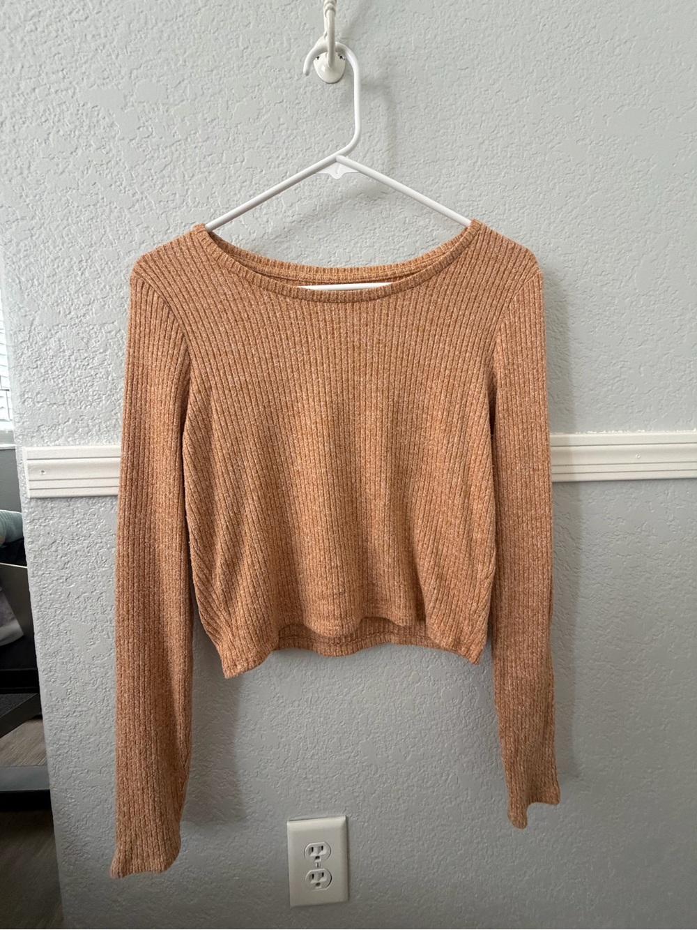 American Eagle Outfitters Ribbed Cropped Sweater - Camel